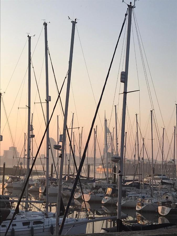 Stunning Marina Apartment Gosport Portsmouth Екстериор снимка