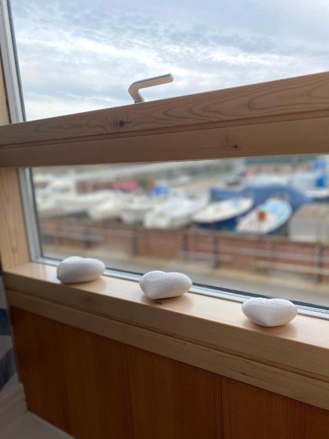 Stunning Marina Apartment Gosport Portsmouth Екстериор снимка