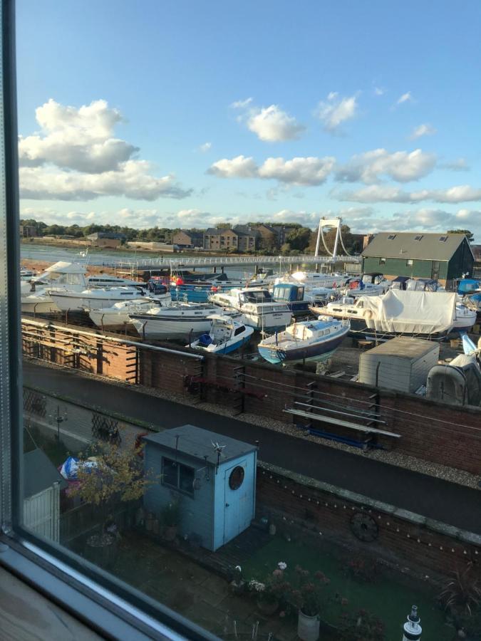 Stunning Marina Apartment Gosport Portsmouth Екстериор снимка